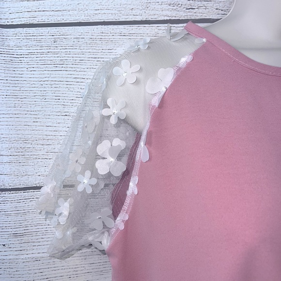 Boutique Brand Floral Embellished Lace Sleeve Pink Blouse Keyhole Back ๐ - Picture 6 of 9